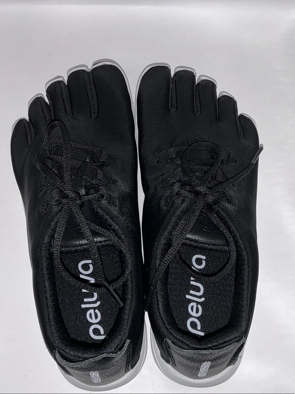 Peluva Strand Barefoot Trainer Black Five-Toe Athletic Shoes